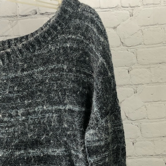 SWEATER - Free People cropped fuzzy wool/angora blend sweater. Size medium. - Picture 3 of 12